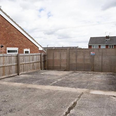 Bungalow In Keynsham Extérieur photo